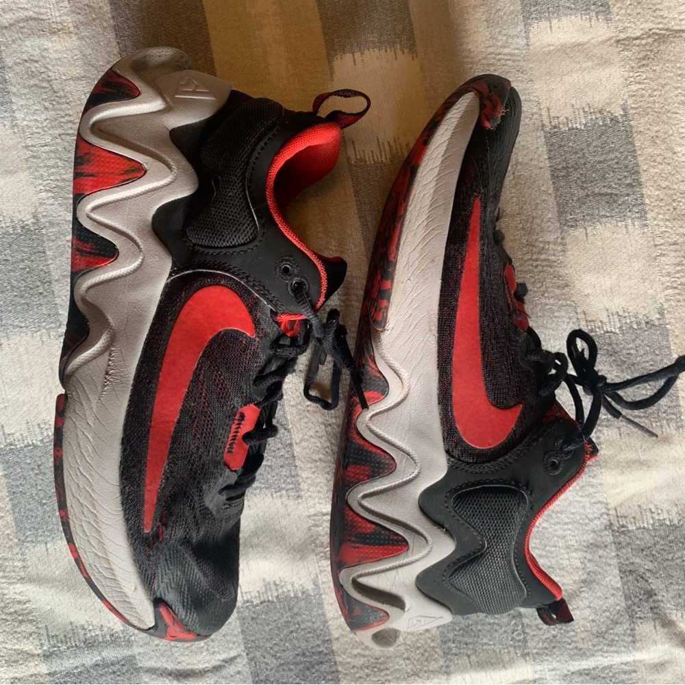 Nike Kevin Durant Red and Black Sneakers